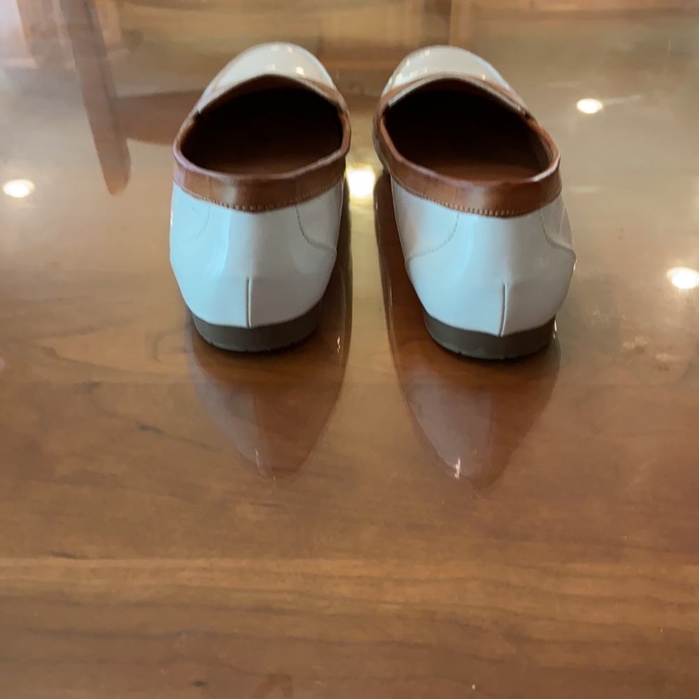 Nine West white and tan loafers. Size 9. - Picture 5 of 5